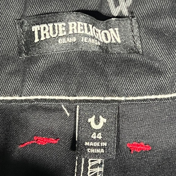 True Religion Mens Jet Black Cargo Shorts White Contrast Stitch Size 44 NWT - Picture 9 of 16